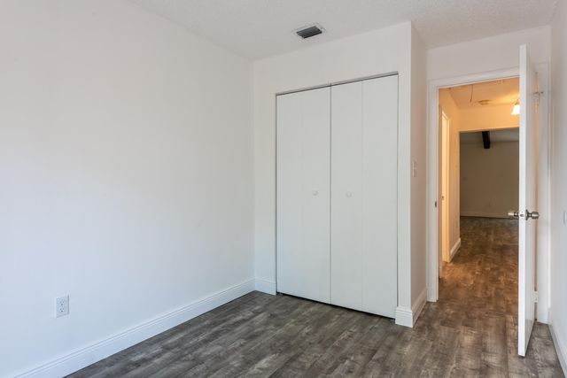 5847 S 37th Street, Greenacres, FL 33463