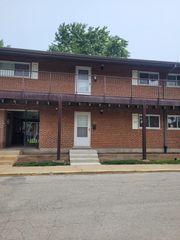1840 W Hatherleigh Court 2D, Mount Prospect, IL 60056