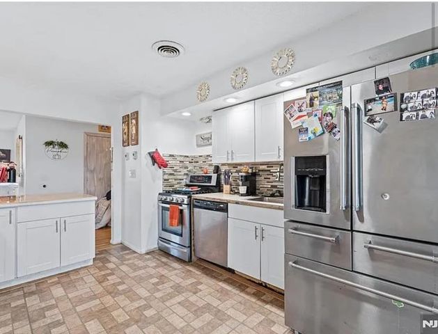 40 VALLEY CT, Secaucus, NJ 07094