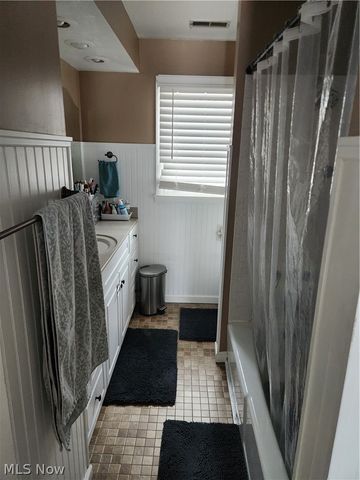 249 Howland Wilson Road SE, Warren, OH 44484