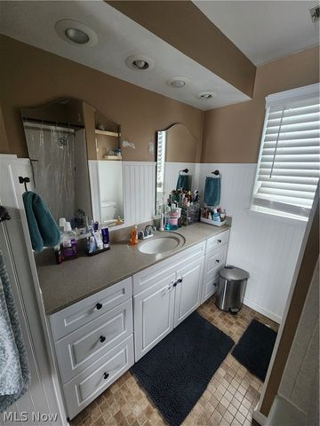 249 Howland Wilson Road SE, Warren, OH 44484