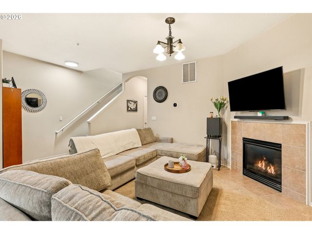 16088 Nw CENTINE Ln, Portland, OR 97229
