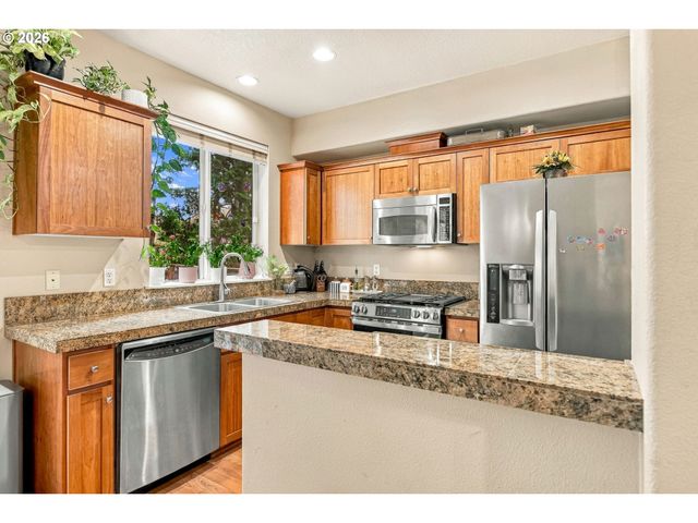 16088 Nw CENTINE Ln, Portland, OR 97229