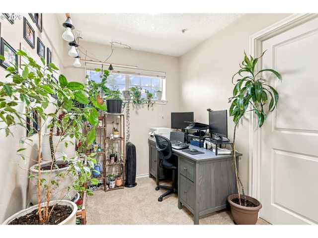 16088 Nw CENTINE Ln, Portland, OR 97229
