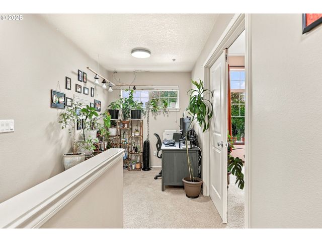 16088 Nw CENTINE Ln, Portland, OR 97229