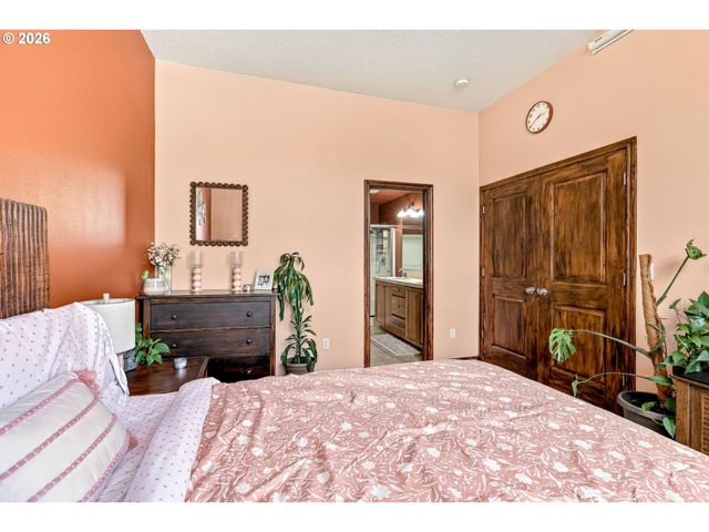 16088 Nw CENTINE Ln, Portland, OR 97229