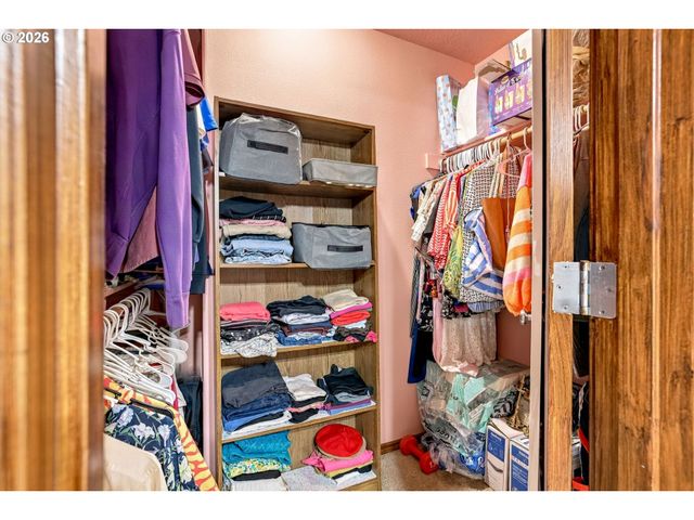 16088 Nw CENTINE Ln, Portland, OR 97229