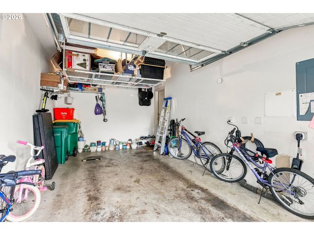 16088 Nw CENTINE Ln, Portland, OR 97229