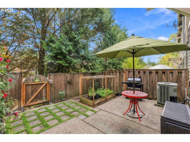 16088 Nw CENTINE Ln, Portland, OR 97229