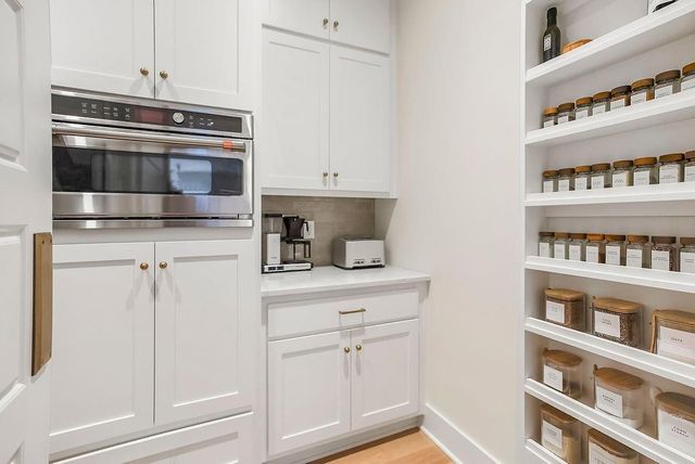 17220 Goddard Street, Overland Park, KS 66221