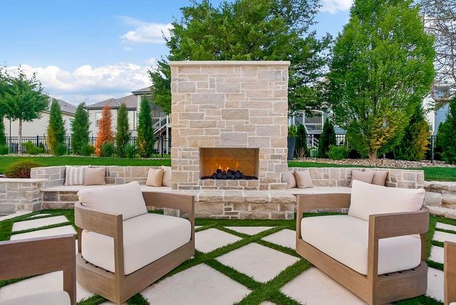 17220 Goddard Street, Overland Park, KS 66221