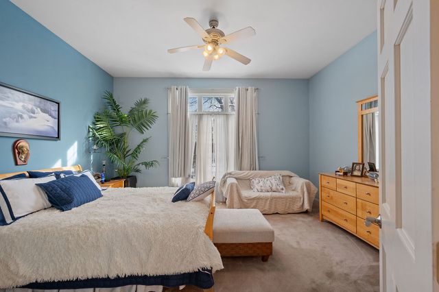 28W280 Oak Creek Court, West Chicago, IL 60185