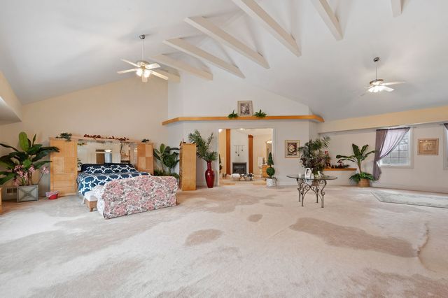 28W280 Oak Creek Court, West Chicago, IL 60185