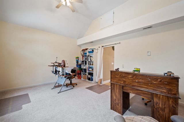 28W280 Oak Creek Court, West Chicago, IL 60185