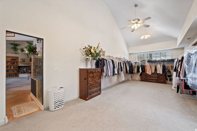 28W280 Oak Creek Court, West Chicago, IL 60185