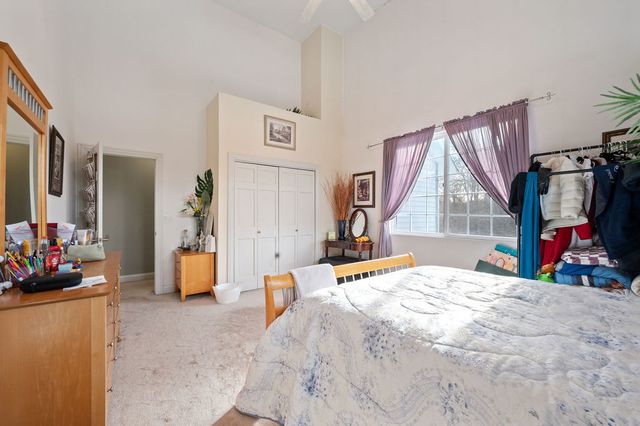 28W280 Oak Creek Court, West Chicago, IL 60185