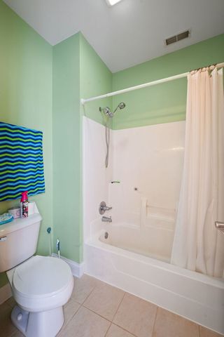 28W280 Oak Creek Court, West Chicago, IL 60185