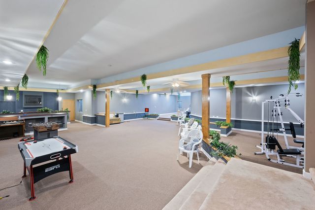 28W280 Oak Creek Court, West Chicago, IL 60185