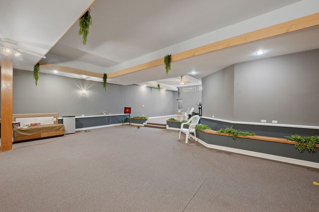 28W280 Oak Creek Court, West Chicago, IL 60185