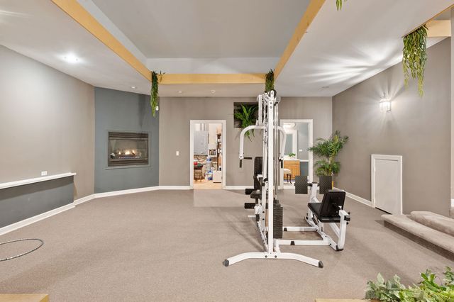 28W280 Oak Creek Court, West Chicago, IL 60185