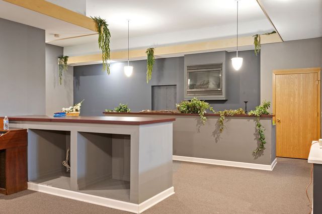 28W280 Oak Creek Court, West Chicago, IL 60185