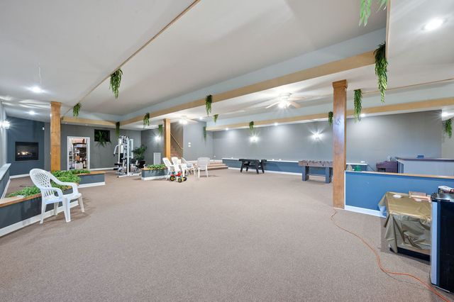 28W280 Oak Creek Court, West Chicago, IL 60185