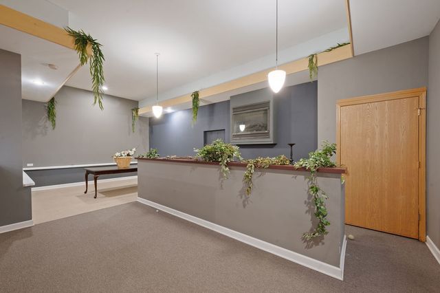 28W280 Oak Creek Court, West Chicago, IL 60185