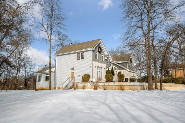 28W280 Oak Creek Court, West Chicago, IL 60185