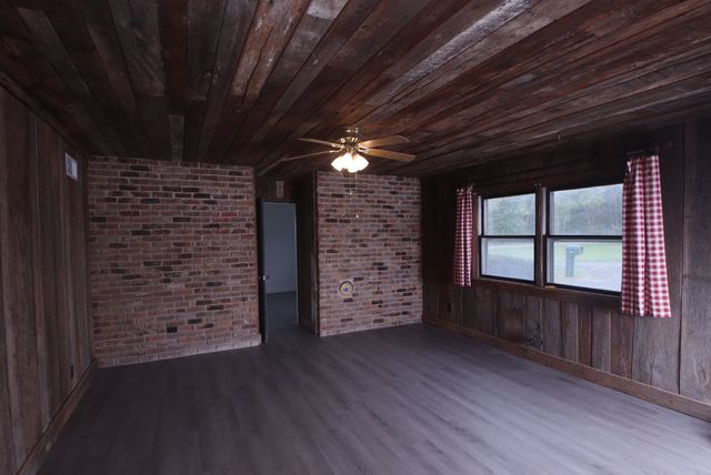 60 Riddle Rd, Shelbyville, TN 37160