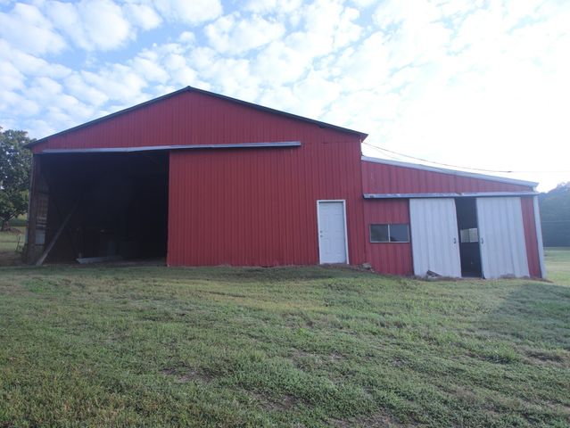 60 Riddle Rd, Shelbyville, TN 37160
