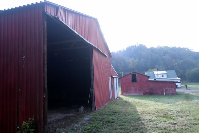 60 Riddle Rd, Shelbyville, TN 37160