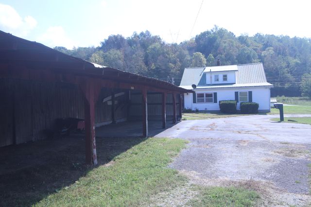 60 Riddle Rd, Shelbyville, TN 37160