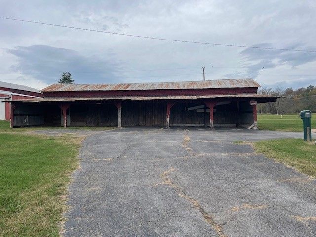 60 Riddle Rd, Shelbyville, TN 37160