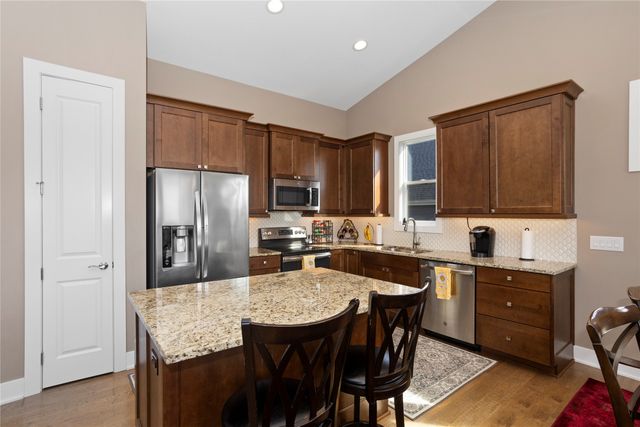 6106 Aspen Drive, West Des Moines, IA 50266