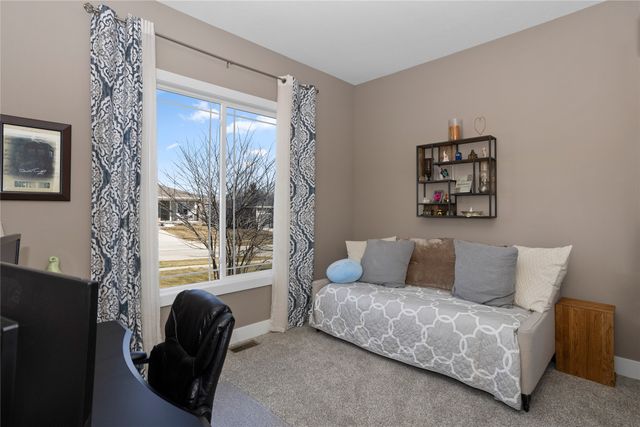 6106 Aspen Drive, West Des Moines, IA 50266