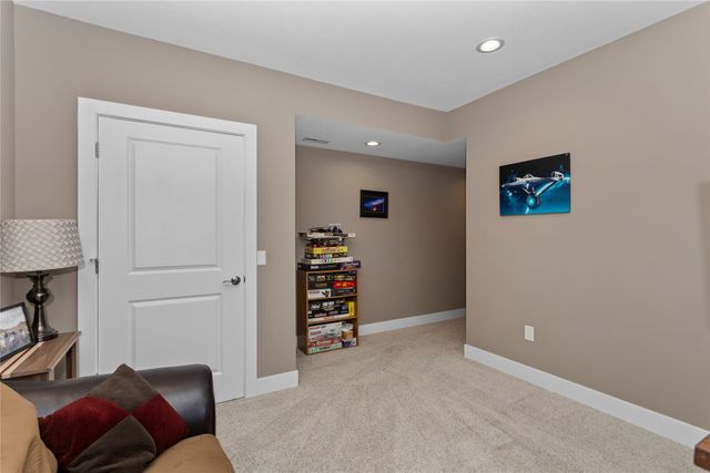 6106 Aspen Drive, West Des Moines, IA 50266