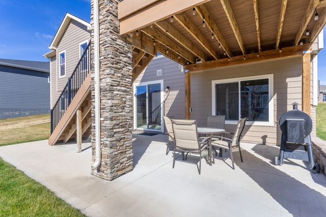 6106 Aspen Drive, West Des Moines, IA 50266