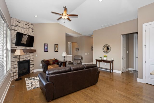 6106 Aspen Drive, West Des Moines, IA 50266