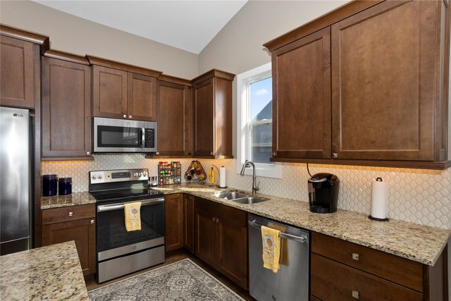6106 Aspen Drive, West Des Moines, IA 50266