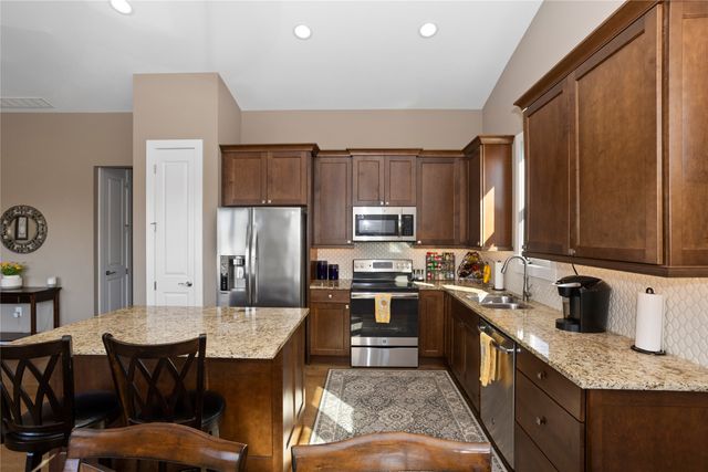 6106 Aspen Drive, West Des Moines, IA 50266