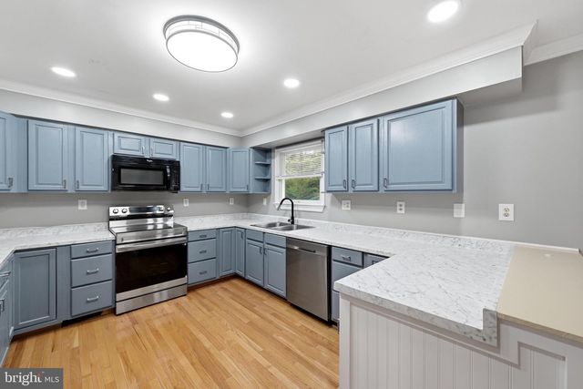 65 LIVE OAK CT, Martinsburg, WV 25405