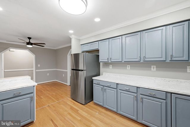 65 LIVE OAK CT, Martinsburg, WV 25405