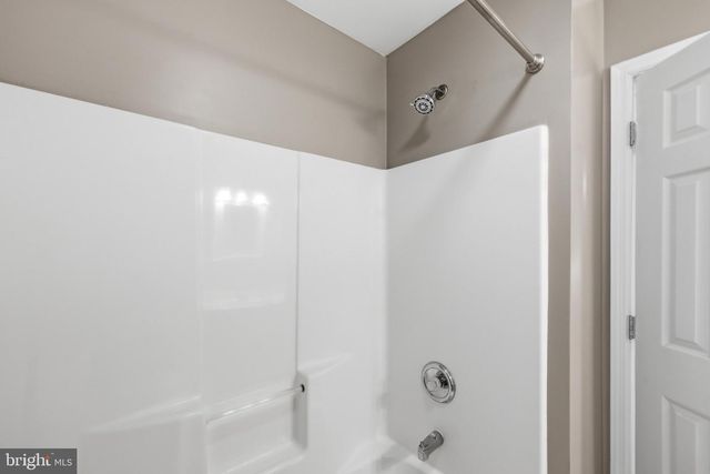 65 LIVE OAK CT, Martinsburg, WV 25405