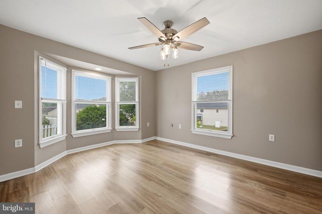65 LIVE OAK CT, Martinsburg, WV 25405