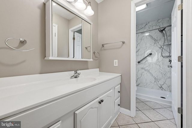 65 LIVE OAK CT, Martinsburg, WV 25405