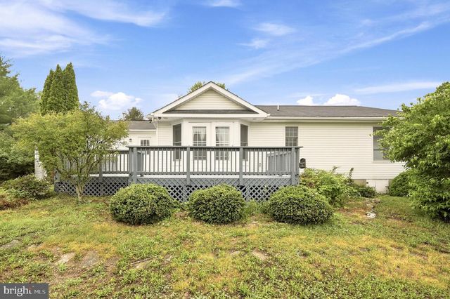 65 LIVE OAK CT, Martinsburg, WV 25405