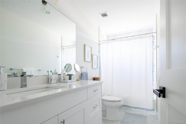 242 Maple Lane, Greenport, NY 11944