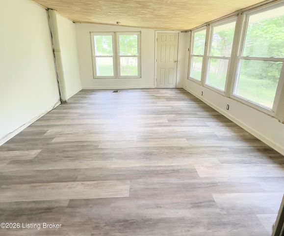 1376 Kings Church Rd, Taylorsville, KY 40071