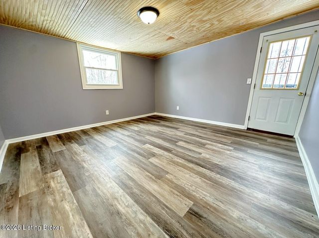 1376 Kings Church Rd, Taylorsville, KY 40071