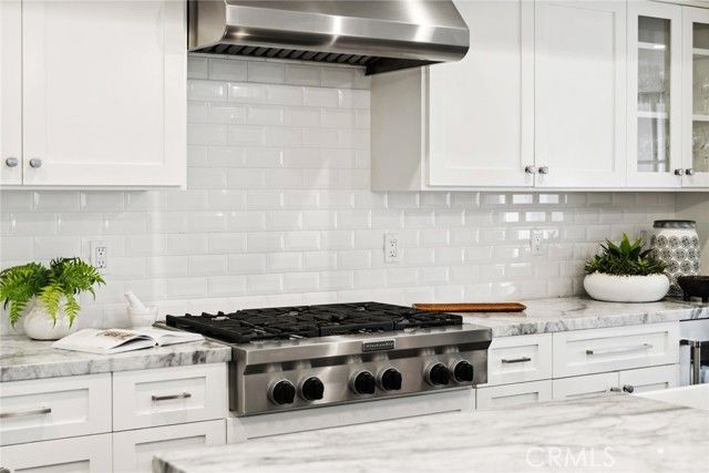 126 Ruby Avenue, Newport Beach, CA 92662